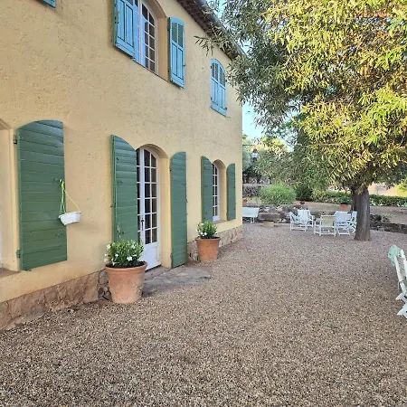 Dom wakacyjny Maison Avec Vue , Piscine Et Jardin