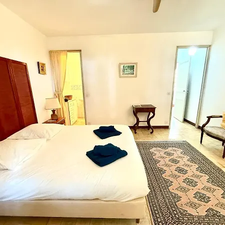 Maison Avec Vue , Piscine Et Jardin Vakantiehuis