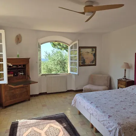 Holiday home Grande Maison Provencale, Vue Mer Magnifique , Piscine, Jardin D'Oliviers - Climatisation Ete 2027 Ollioules
